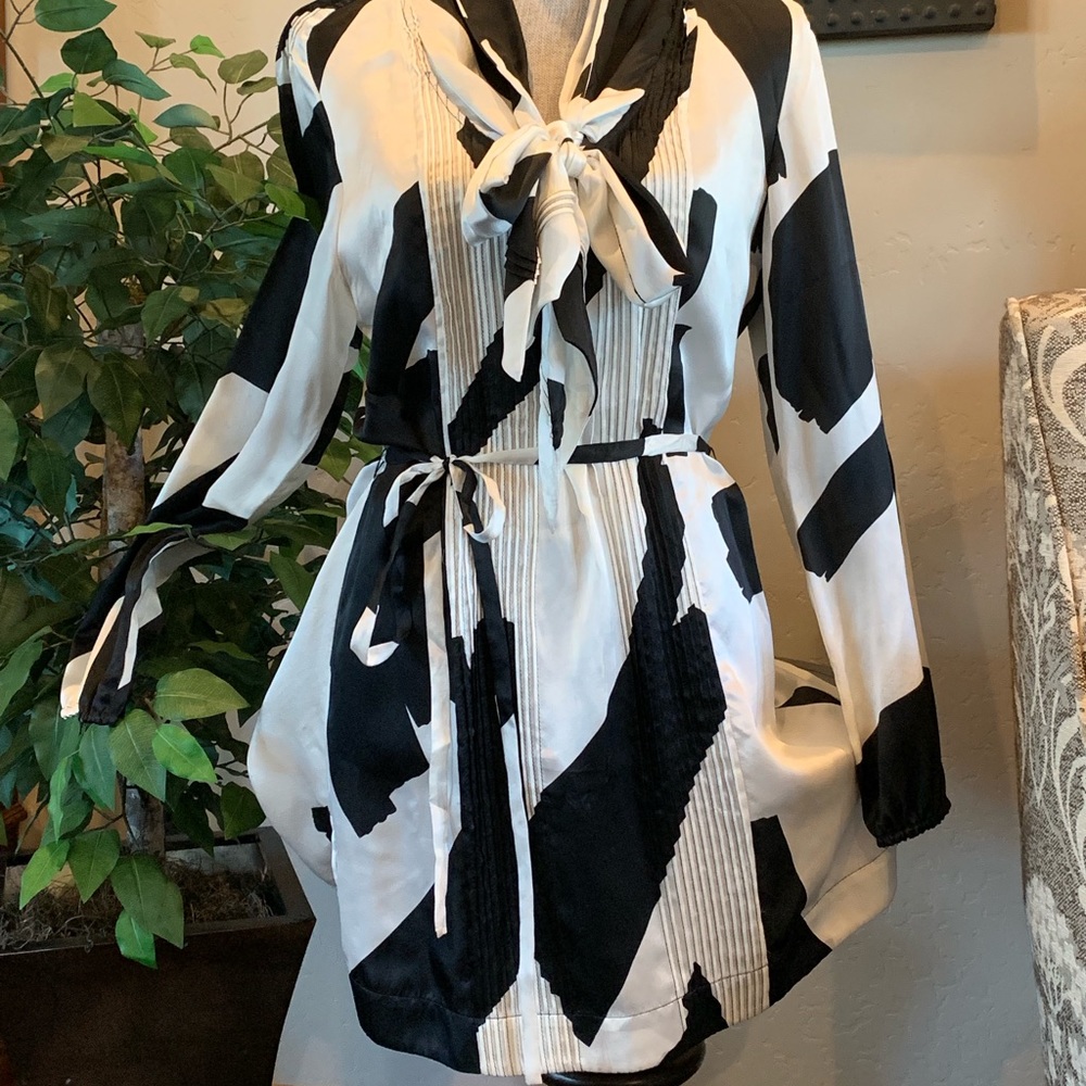 White House Black Market Tunic / Blouse